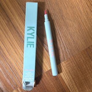 Kylie Cosmetics Liquid Eyeliner Pen - Pink
